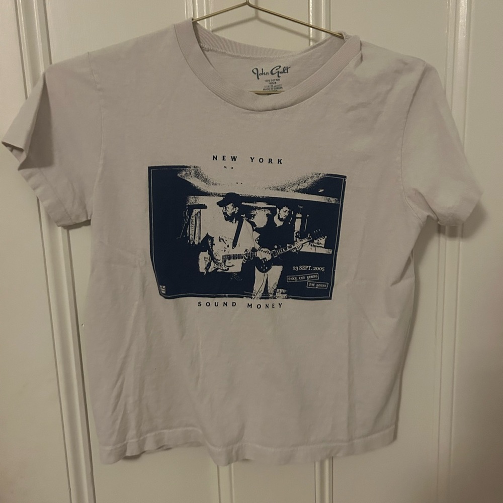Brandy Melville graphic tee